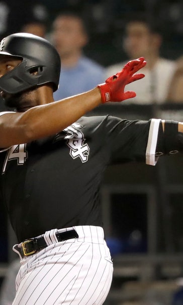 Jiménez slam helps White Sox power past Royals 7-3